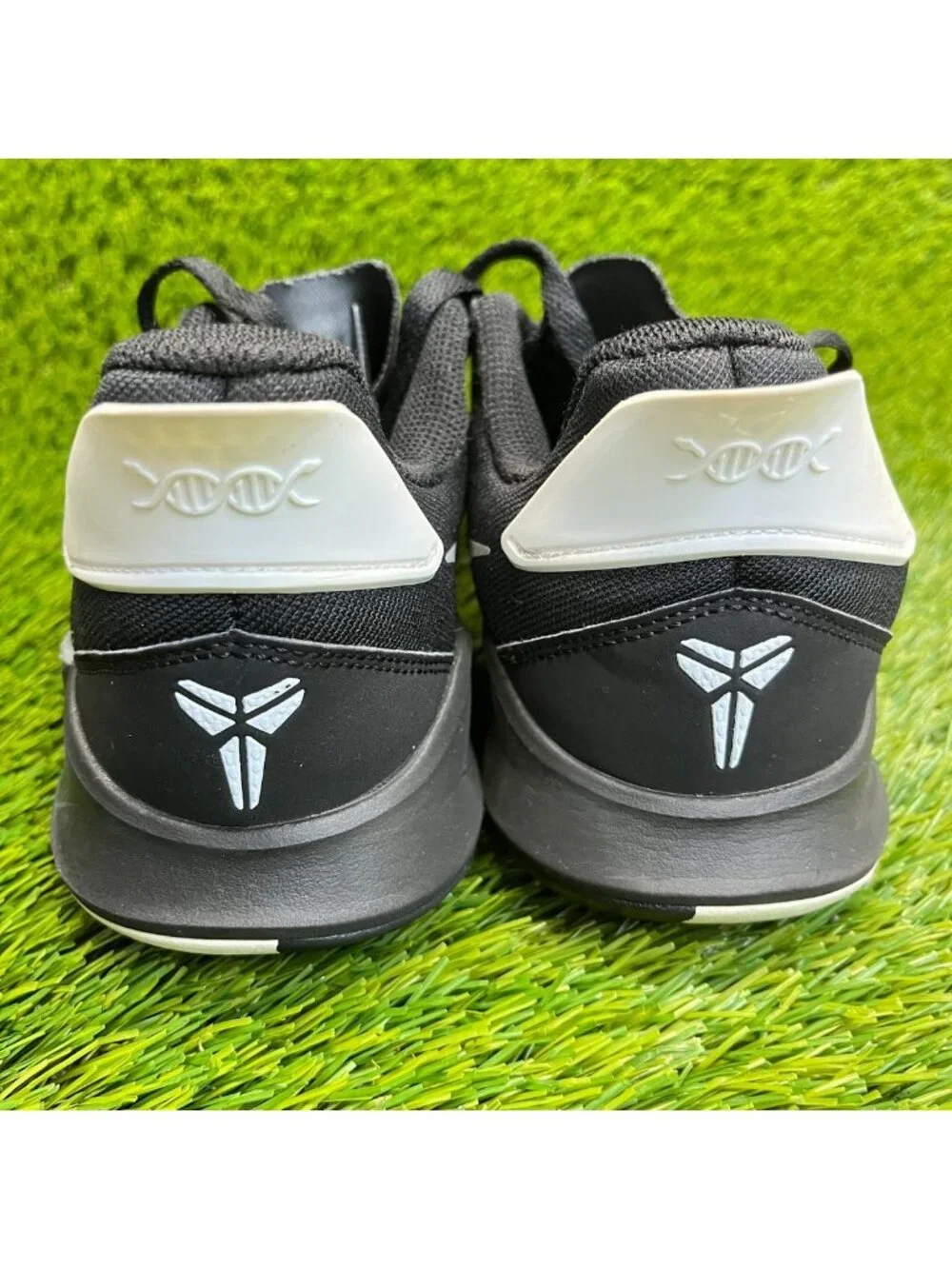 Nike Mamba Fury Mens Size 7.5 Black White Athletic Basketball Shoes Sneakers
